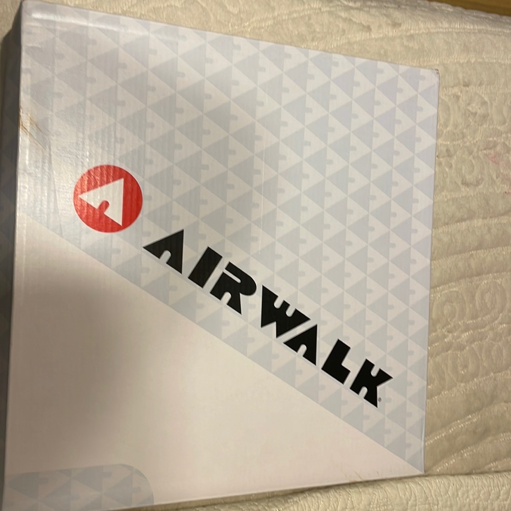 Black women’s 8 1/2 air walk winter boots